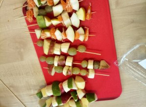 Owocowe szaszłyki - Biedronki