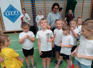 Turniej zabawowo - sportowy z "Jedyneczką"