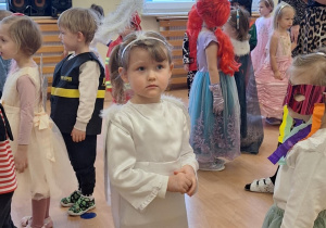 Dzieci podczas balu.