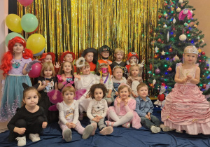 Pszczółki na ściance.